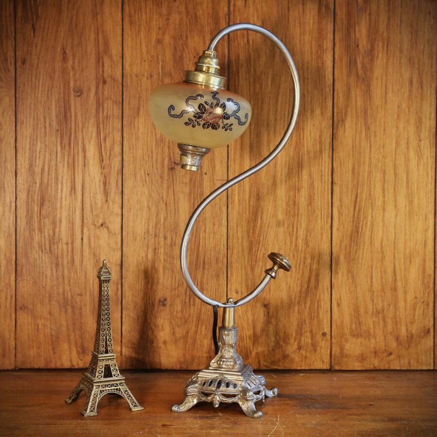 Création artisanale unique lampe à pétrole