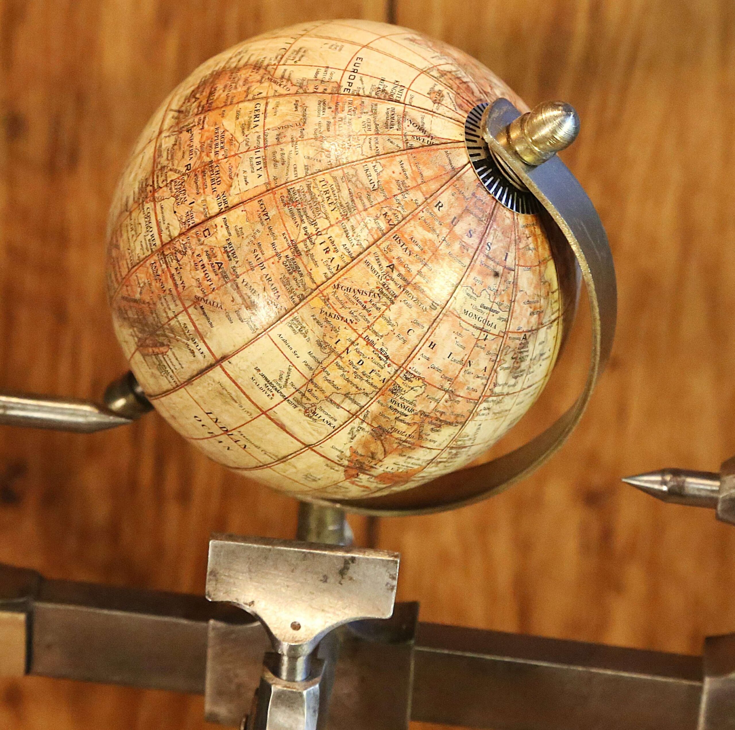 Création artisanale unique lampe tour d'horloger – Image 5