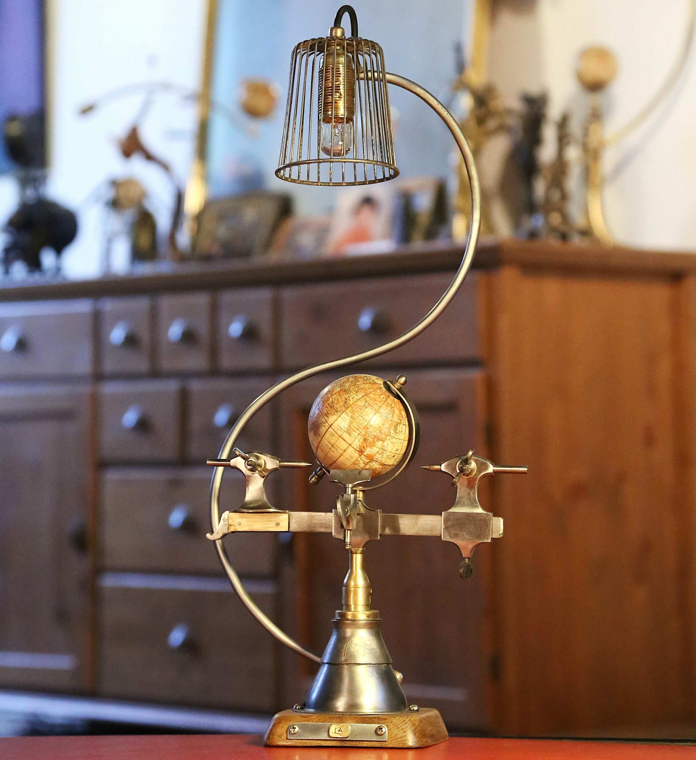 Création artisanale unique lampe tour d'horloger – Image 4