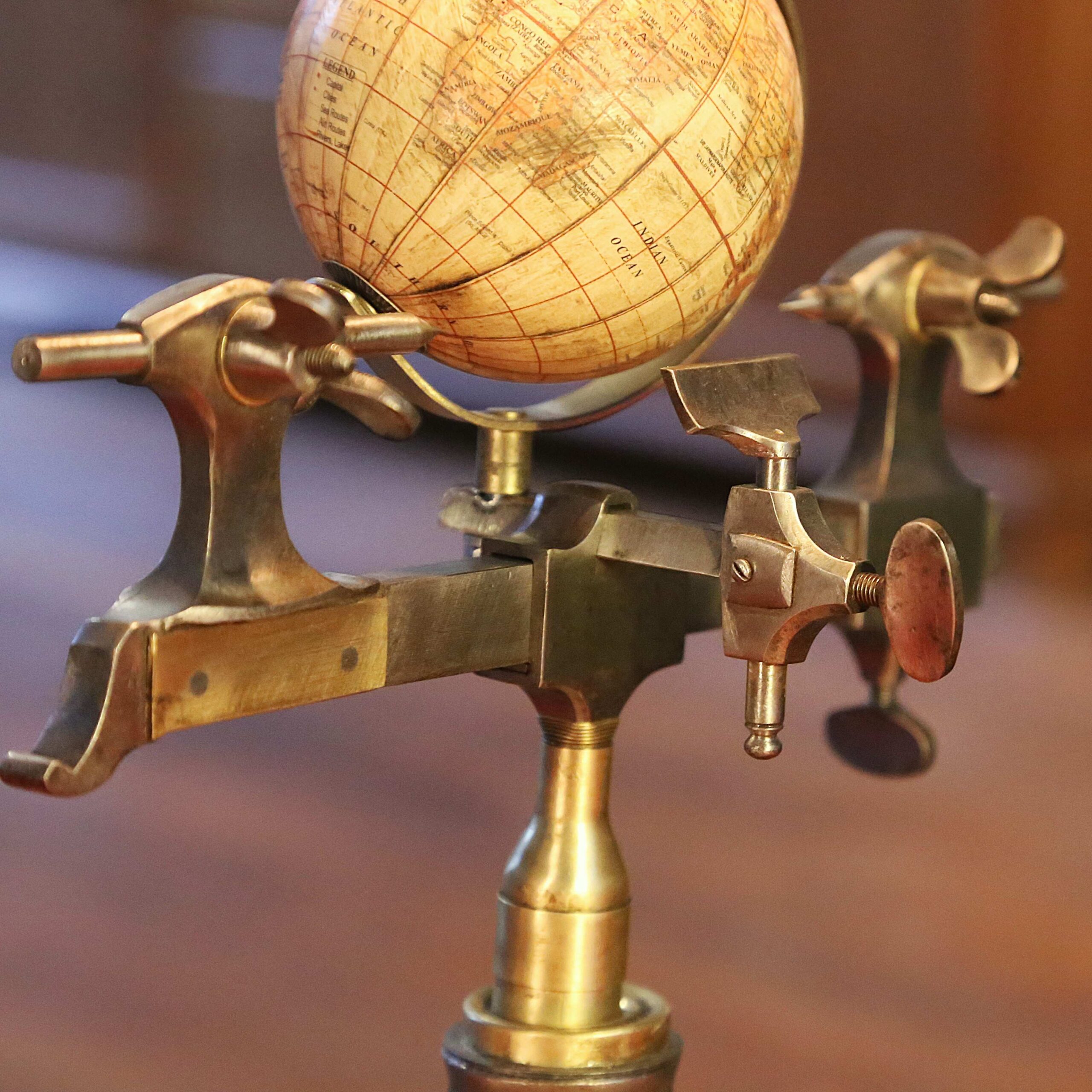 Création artisanale unique lampe tour d'horloger – Image 10