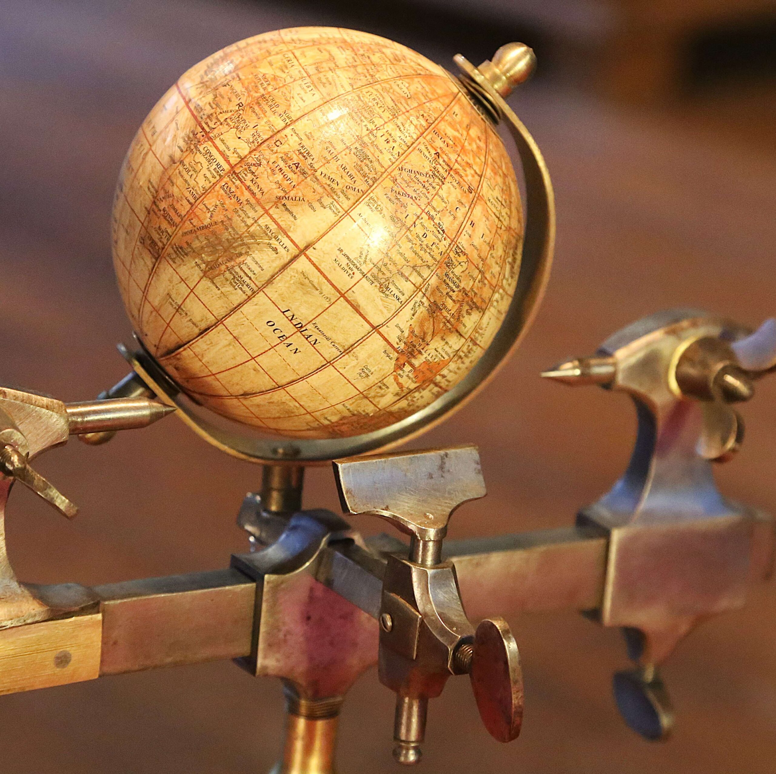 Création artisanale unique lampe tour d'horloger – Image 11