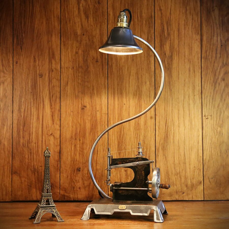 Création lampe jouet machine à coudre vintage