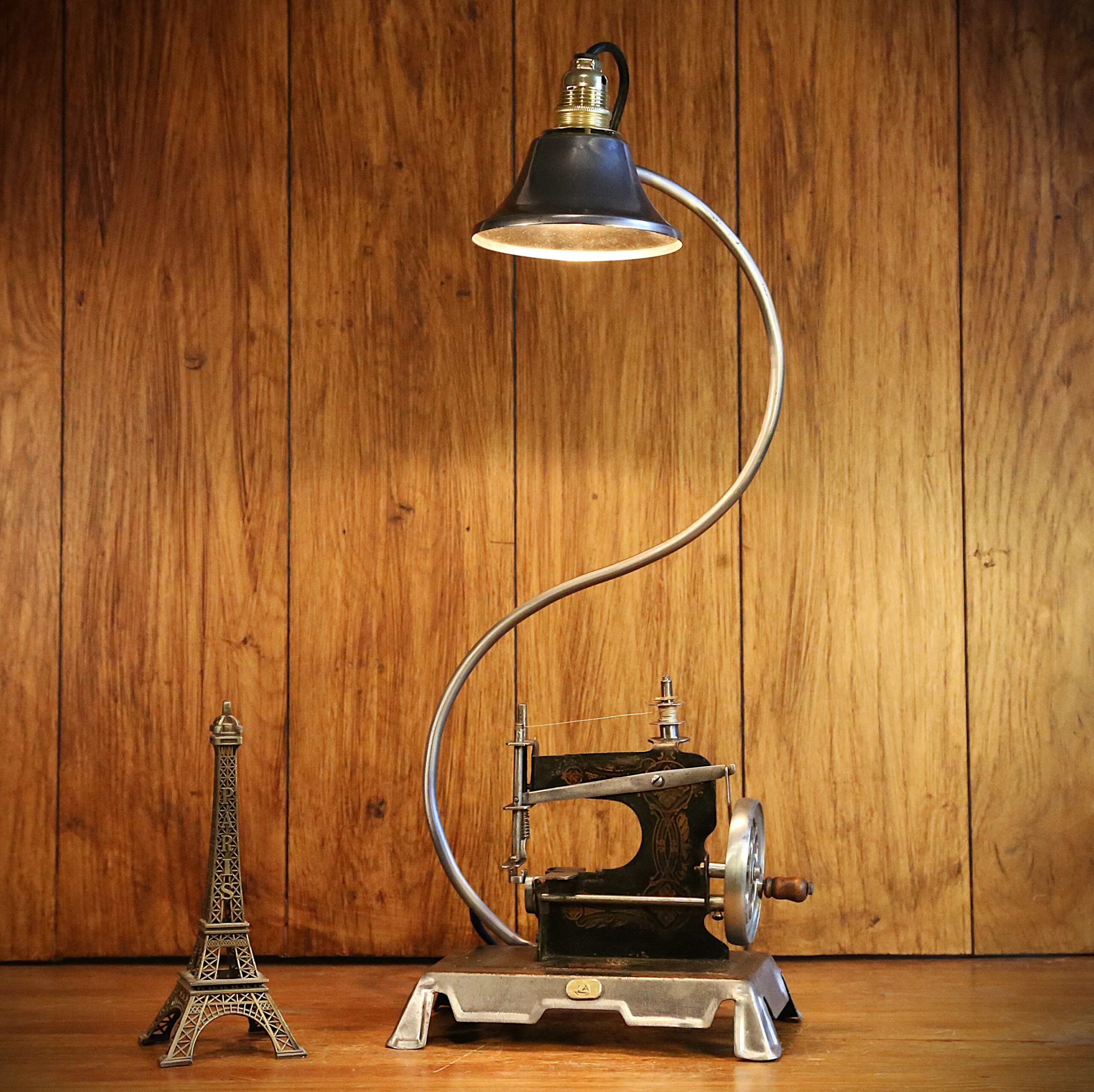 Création lampe jouet machine à coudre vintage