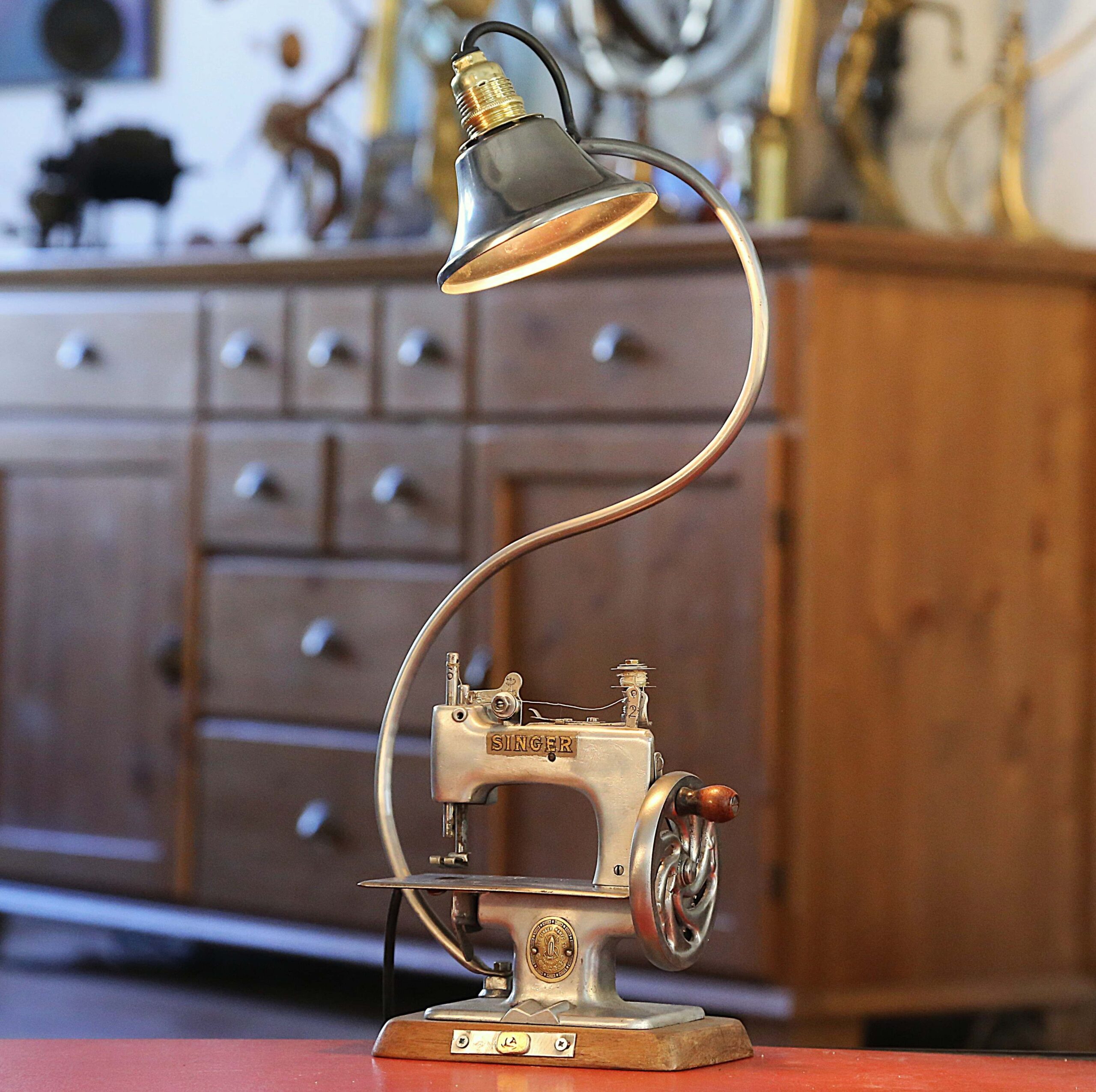 Création lampe machine à coudre Singer antiquité – Image 4