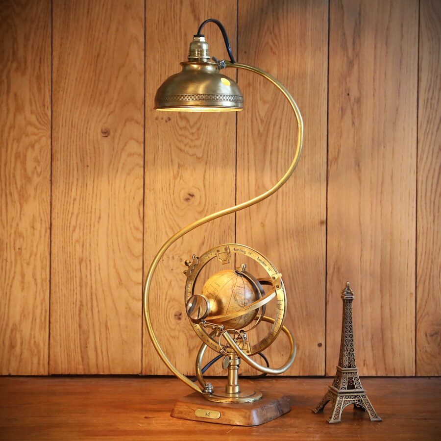 Création lampe unique Steampunk astronomie
