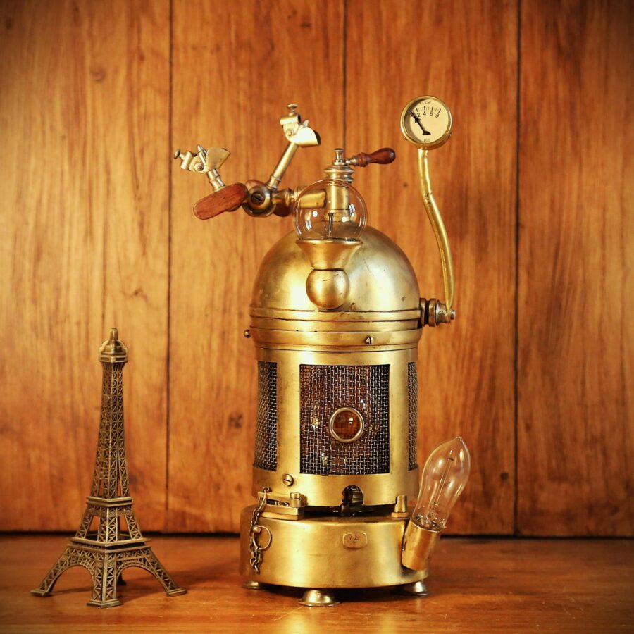 Création originale luminaire Steampunk esprit cabinet de curiosités
