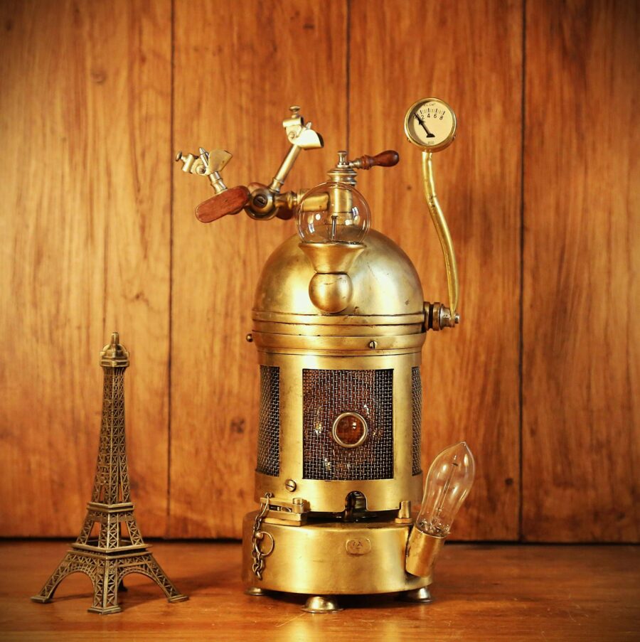 Création originale luminaire Steampunk esprit cabinet de curiosités