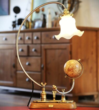 Lampe Art Déco globe terrestre