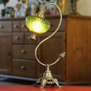 Détournement et transformation d'une lampe à pétrole