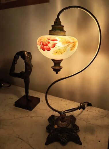 Eléments de lampe à pétrole Art Nouveau