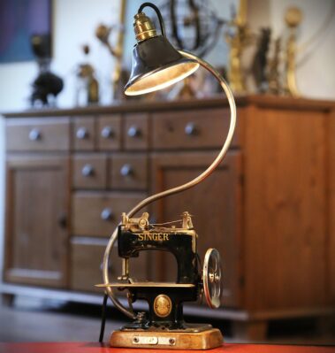 Lampe machine à coudre Singer