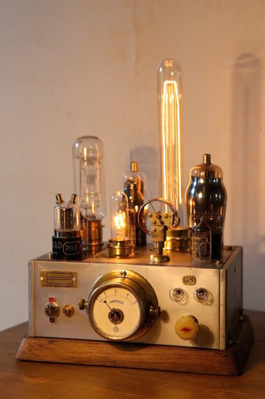 Lampe retro-futuriste
