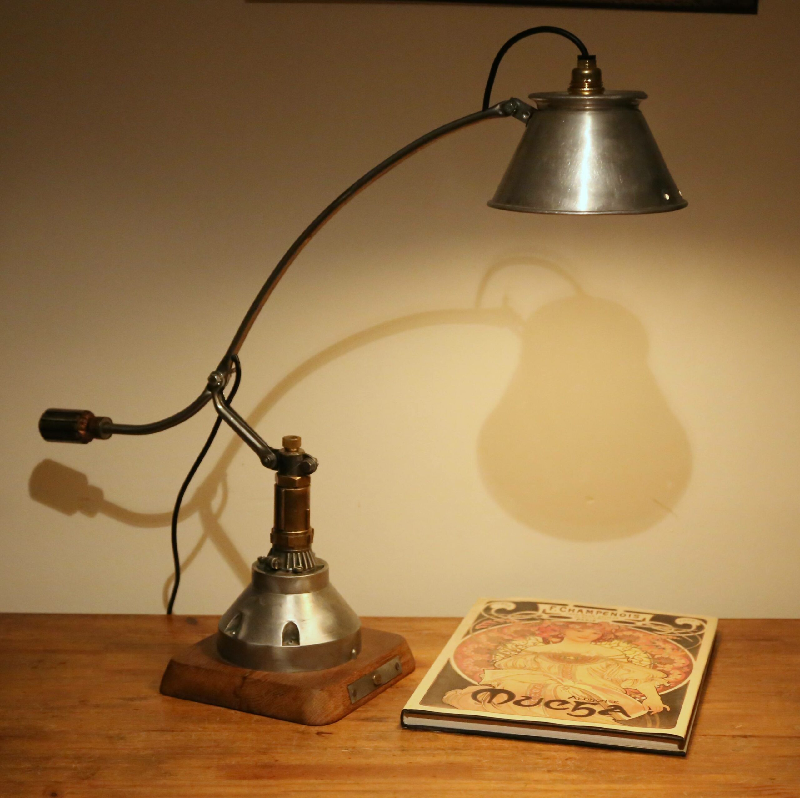 Grande lampe de bureau articulée - Lumière de l'Atelier