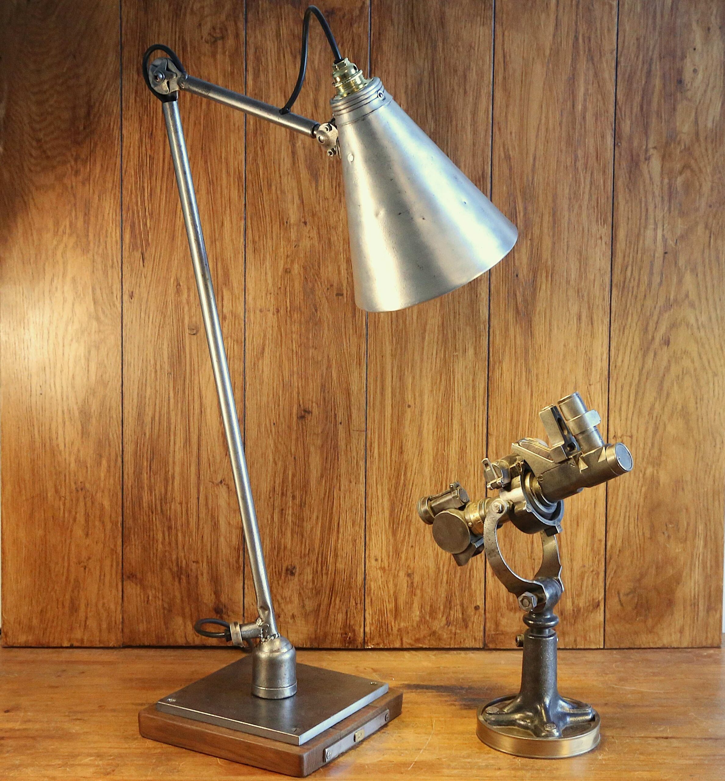 Grande lampe de bureau métal articulée atelier industriel