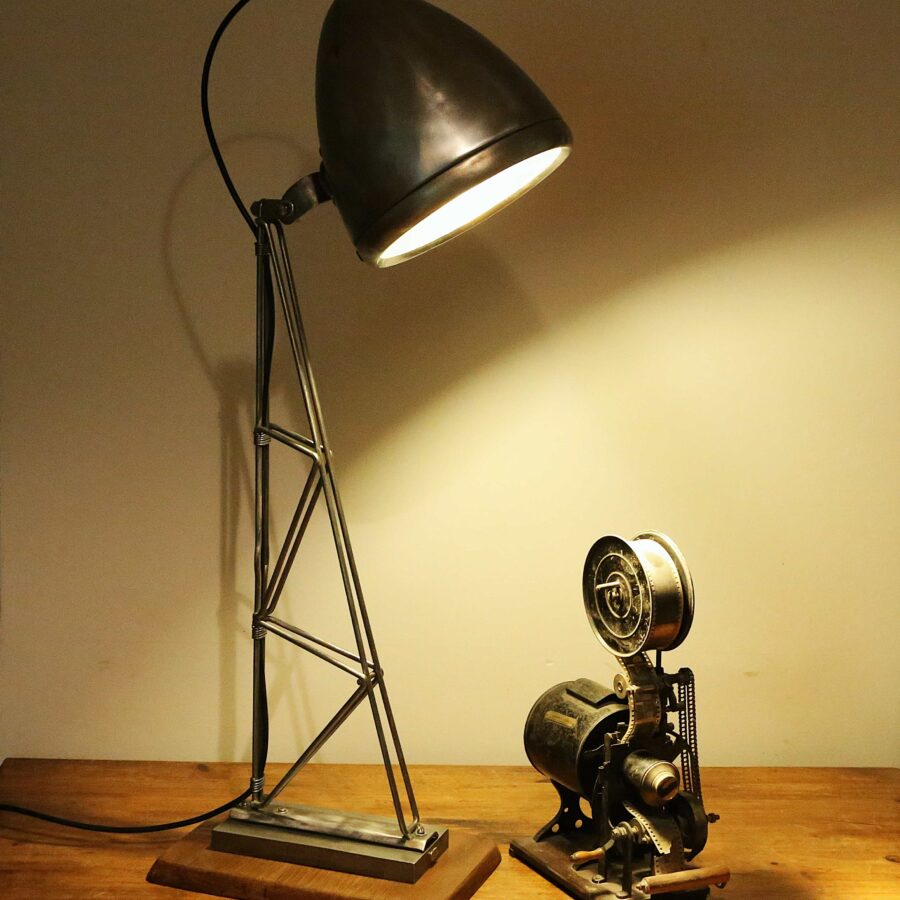 Grande lampe de bureau phare de véhicule rétro