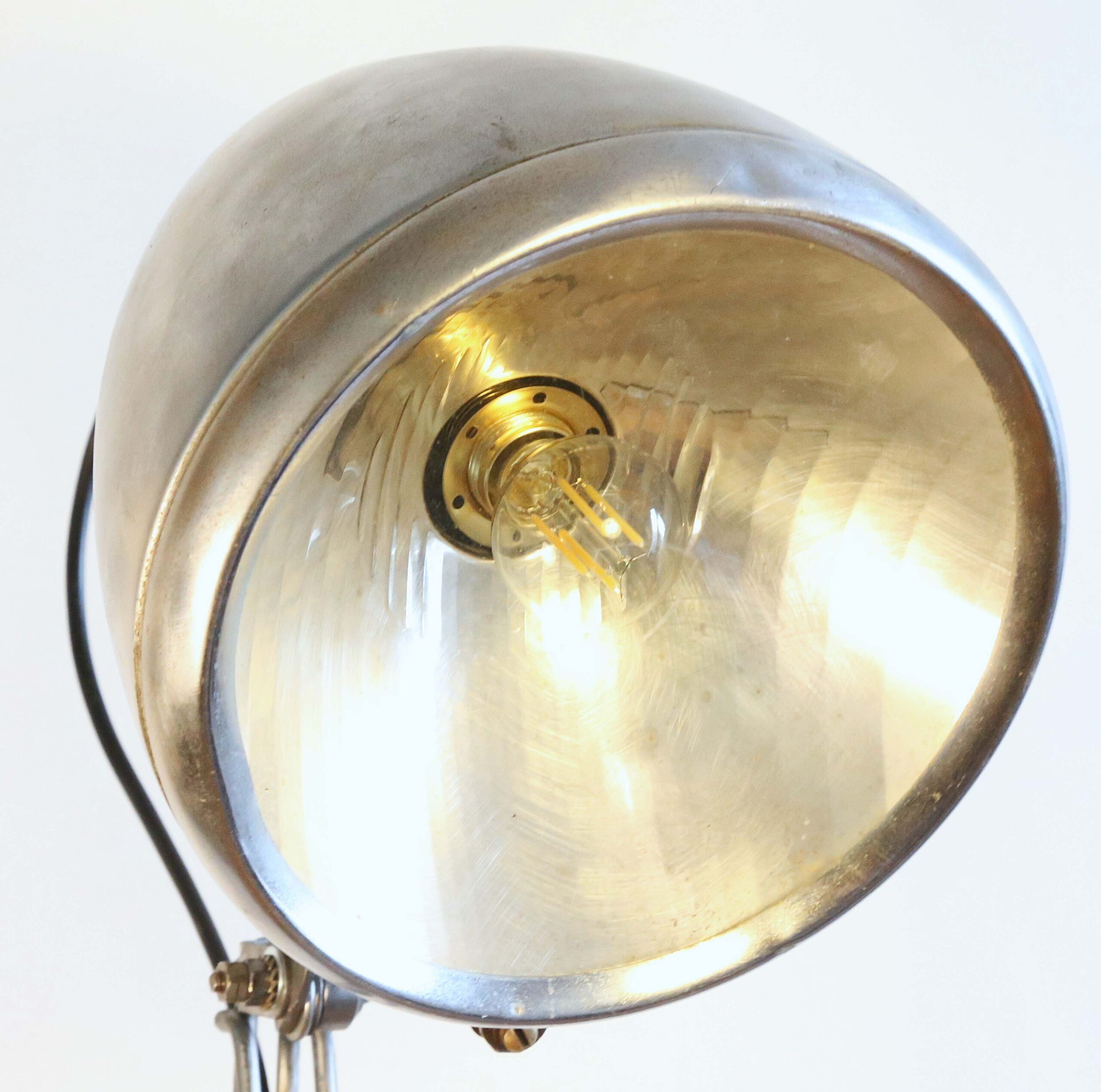 Grande lampe de bureau phare de véhicule rétro – Image 4