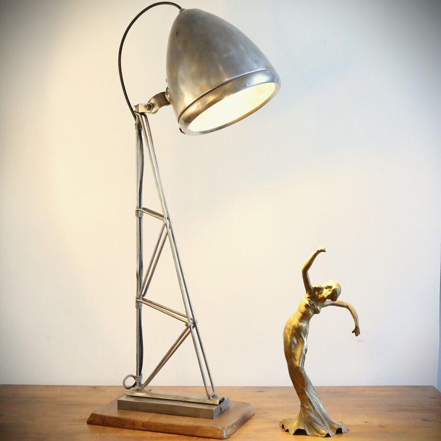 Grande lampe de bureau phare de véhicule rétro