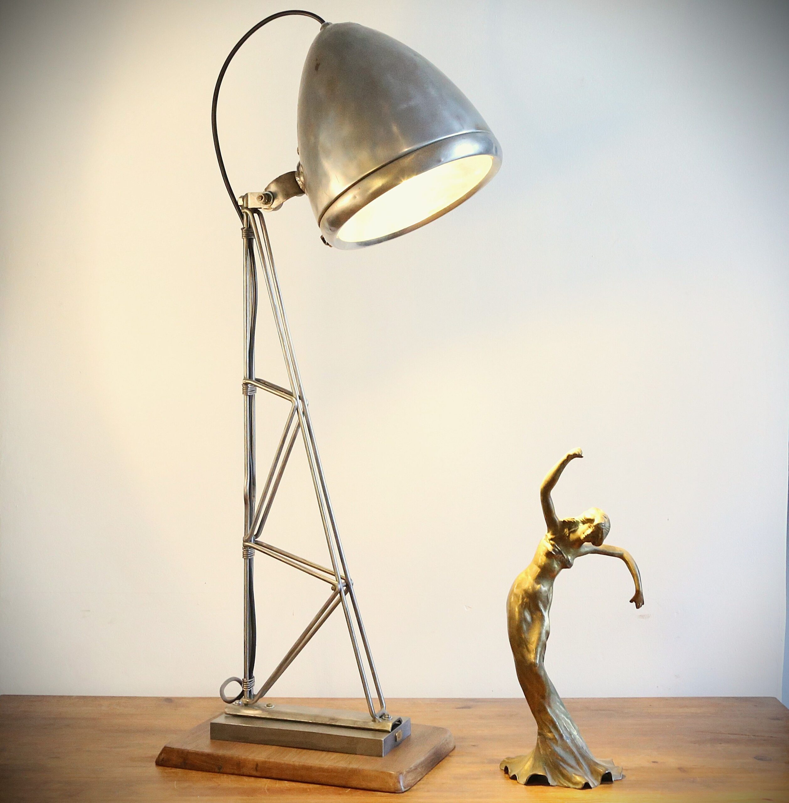 Grande lampe de bureau phare de véhicule rétro