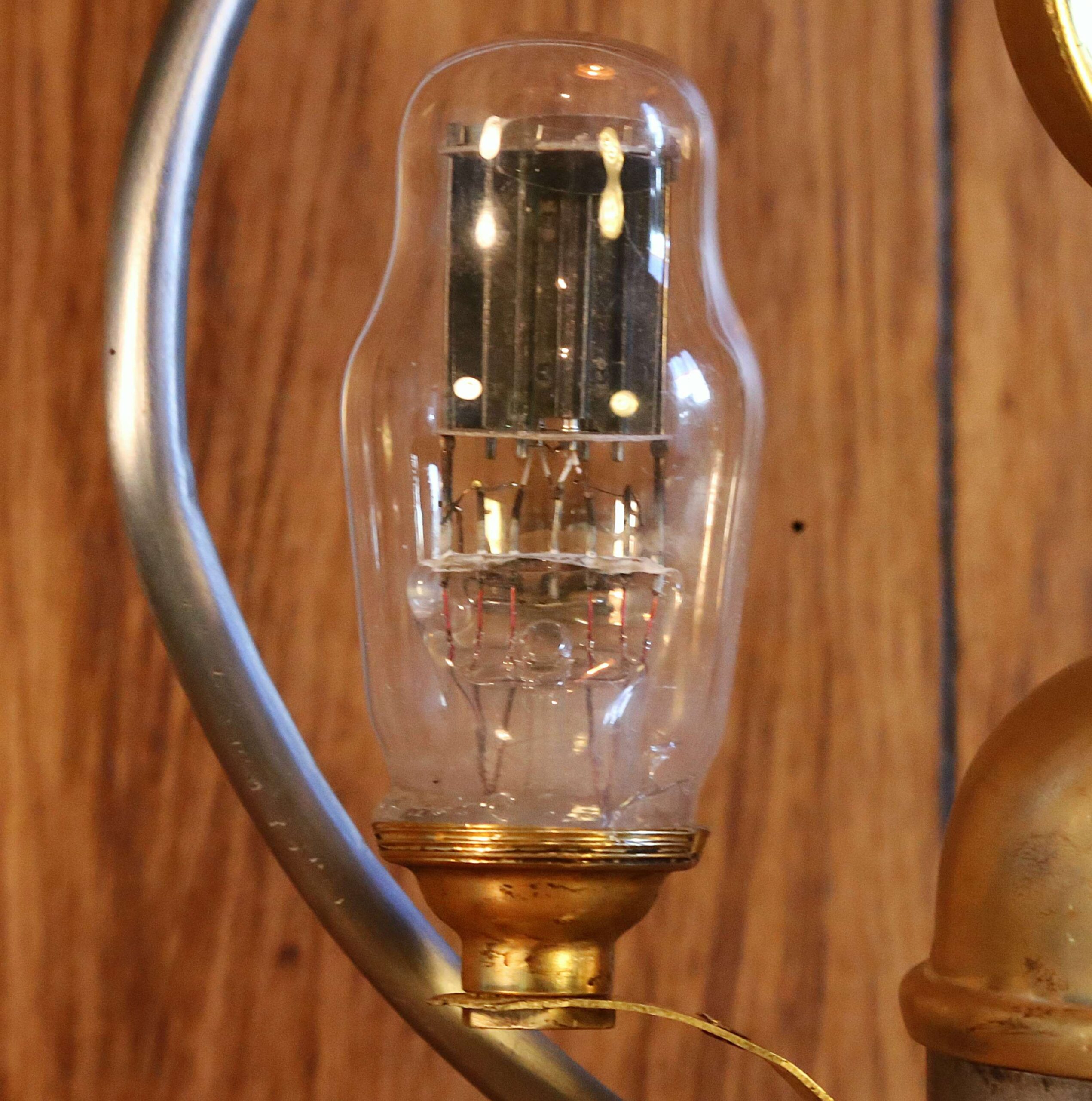 Lampe à poser ancien vaporisateur médical – Image 7