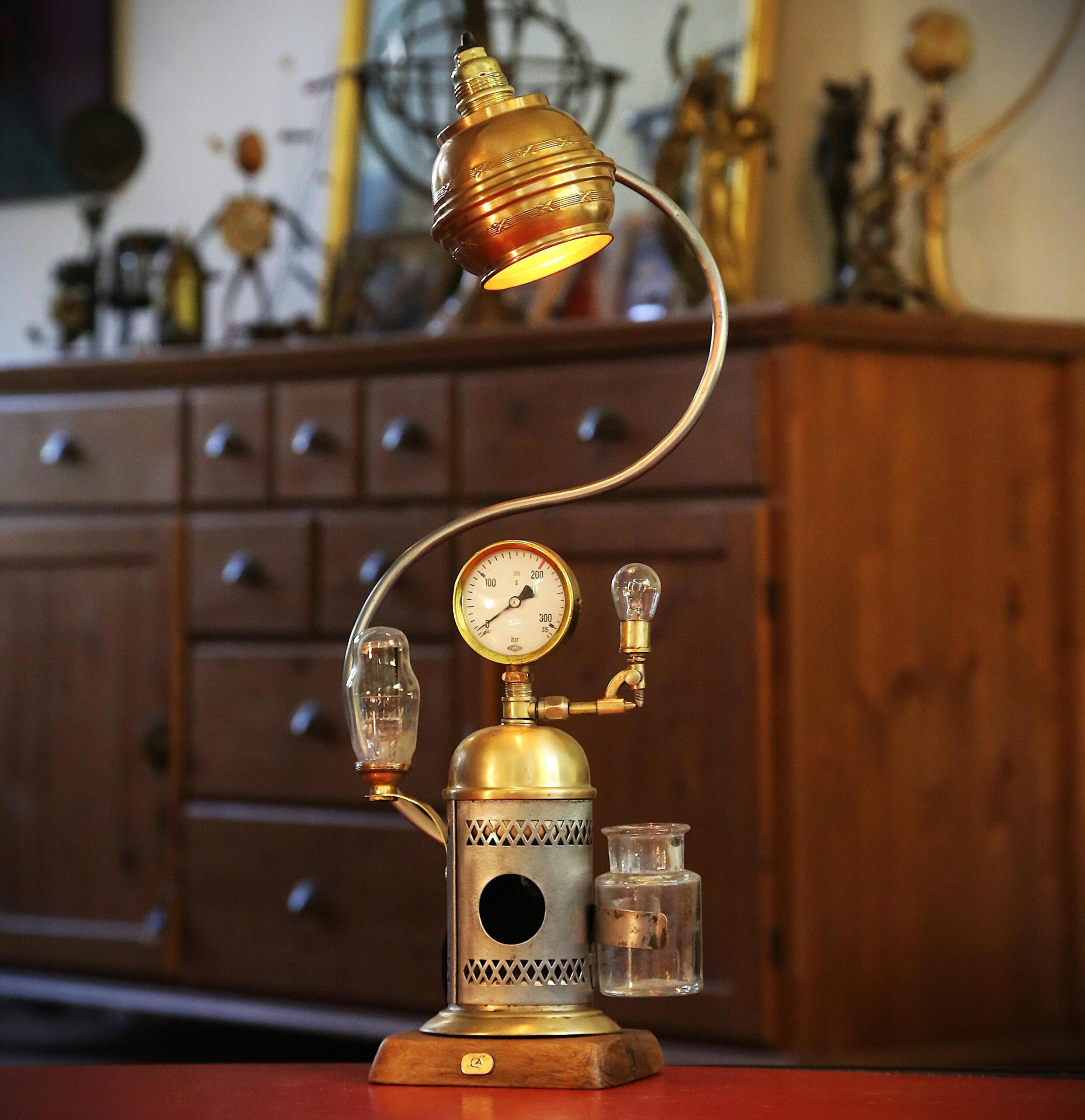 Lampe à poser ancien vaporisateur médical – Image 3