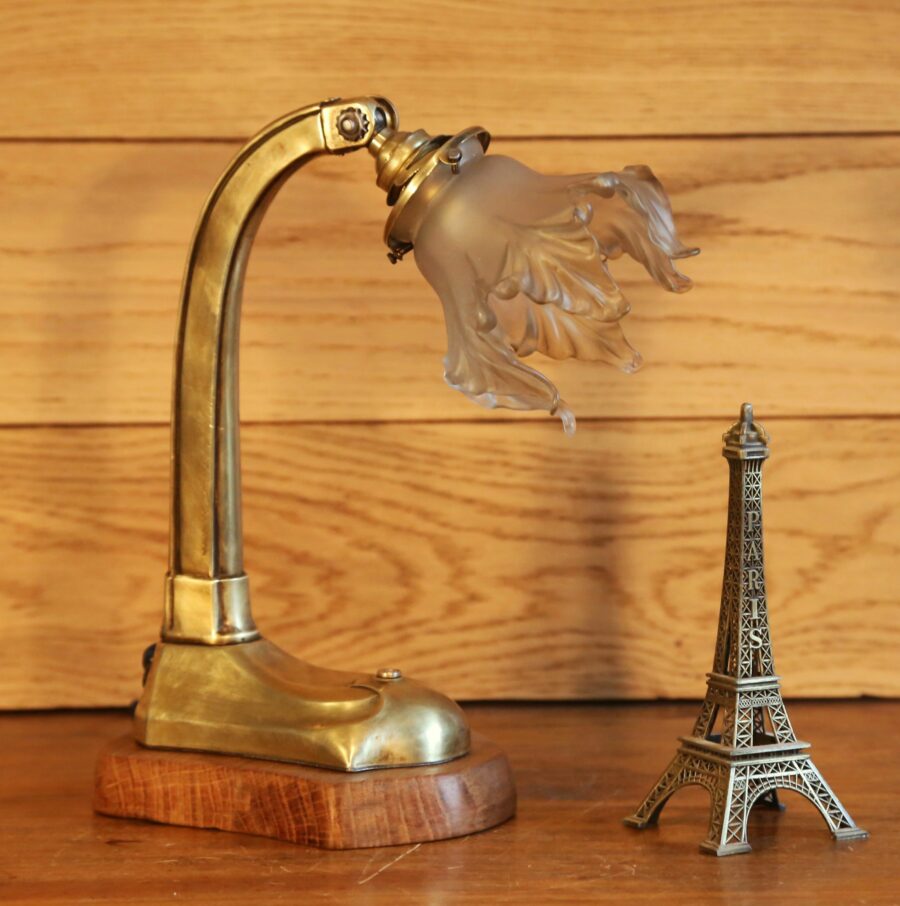 Lampe à poser Art Déco laiton création unique style Art Nouveau