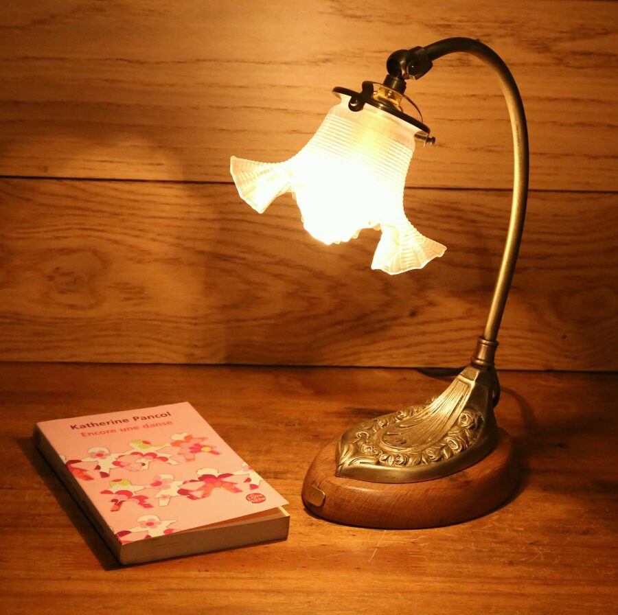 Lampe à poser Art Nouveau bronze et laiton