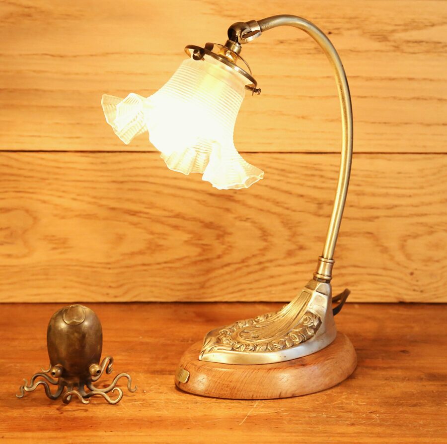 Lampe à poser Art Nouveau bronze