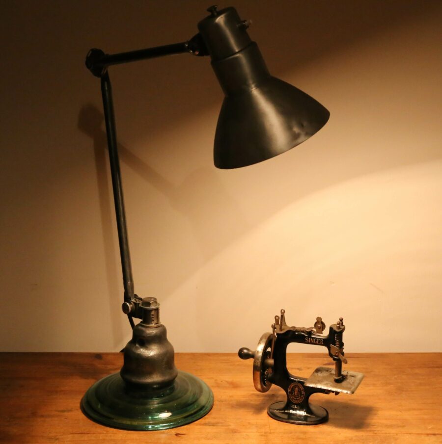 Lampe à poser articulée industrielle – Image 2