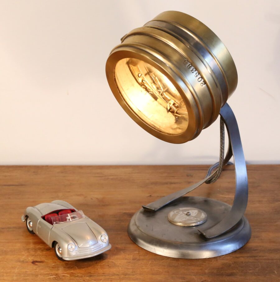 Lampe à poser artisanale en laiton