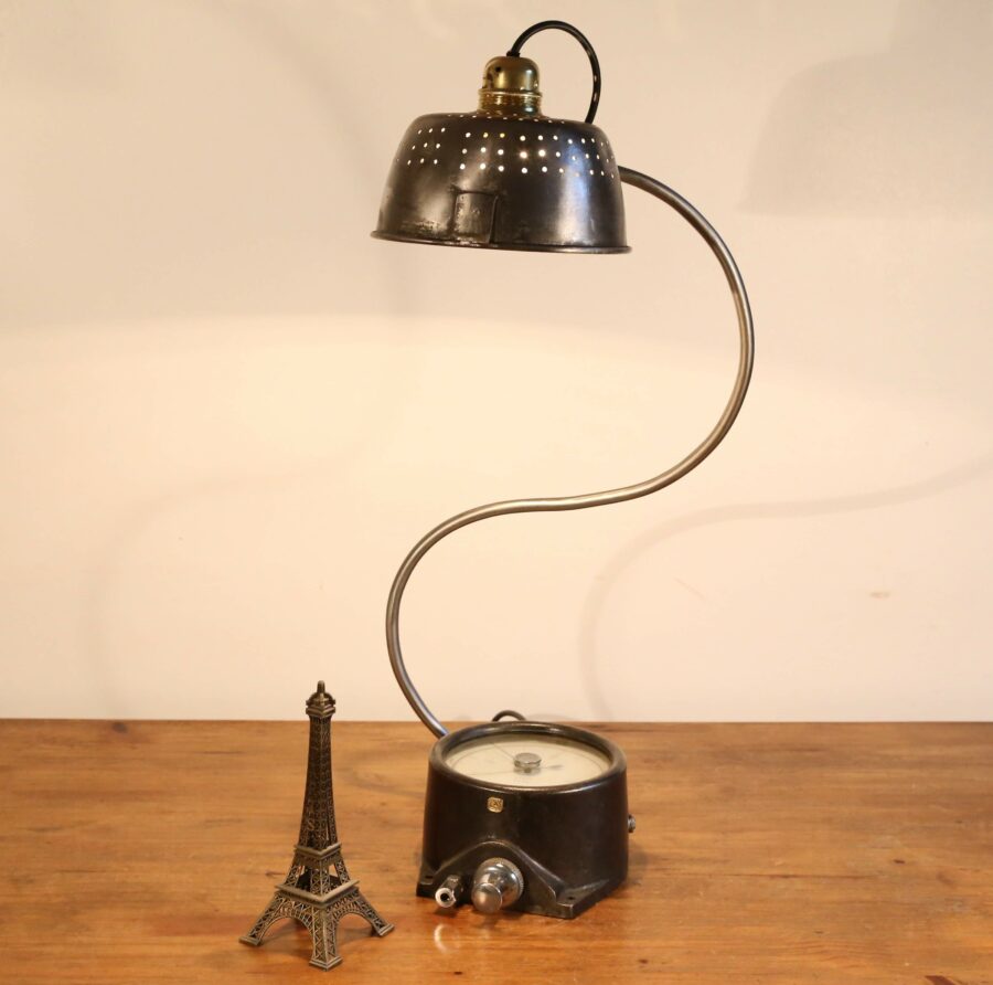 Création unique lampe en métal style industriel