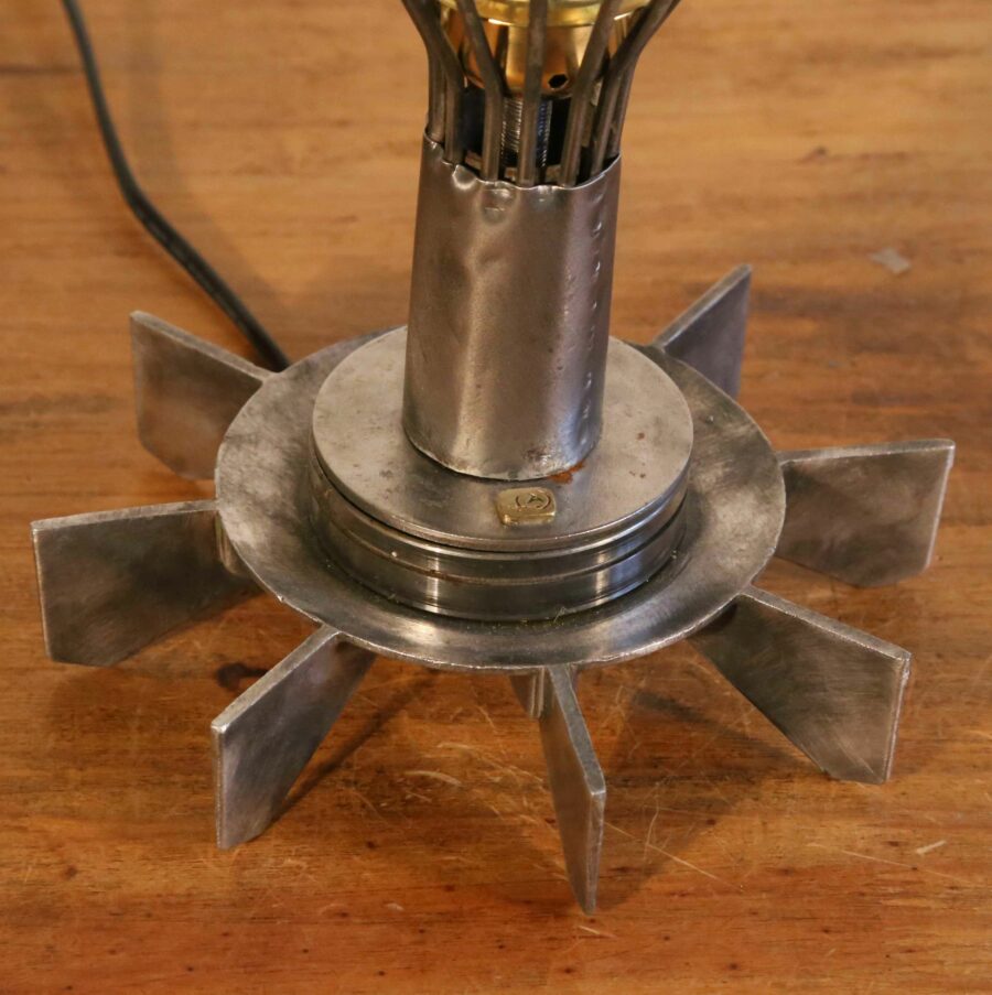 Lampe à poser récup métal ustensile de boulangerie industrielle – Image 3