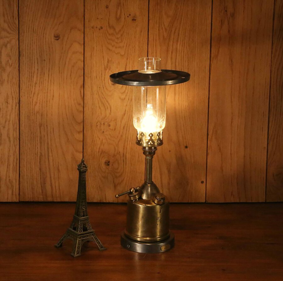 Lampe à poser unique esprit brocante