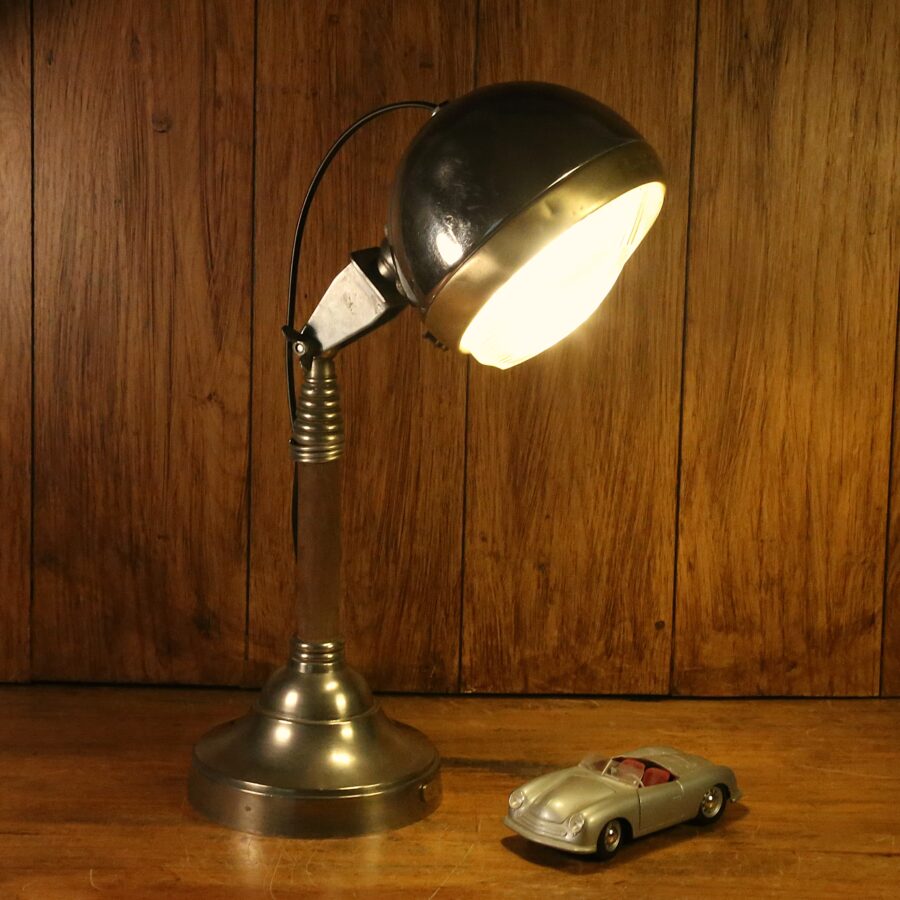 Lampe artisanale articulée phare vintage