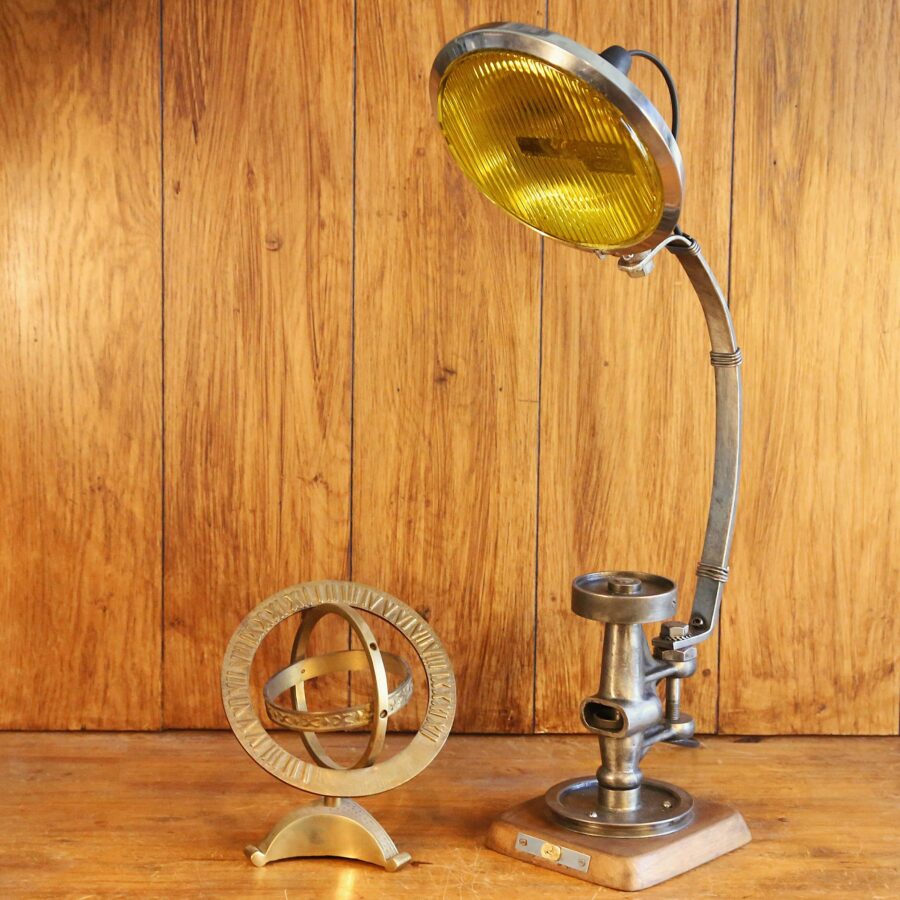 Lampe artisanale articulée phare de voiture vintage