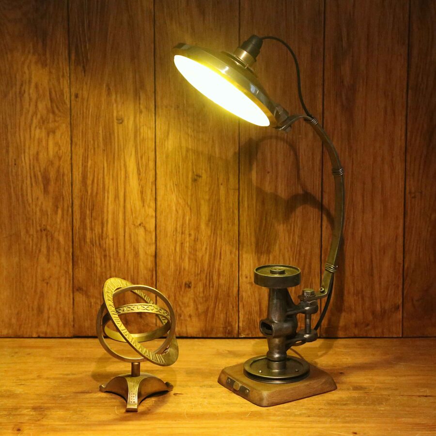 Lampe artisanale articulée phare de voiture vintage