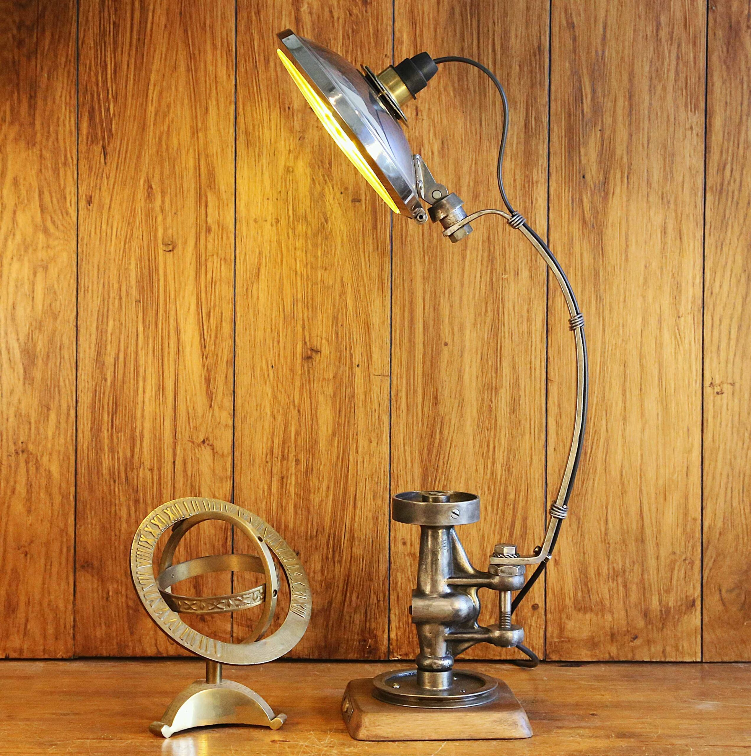 Lampe artisanale articulée phare vintage – Image 3