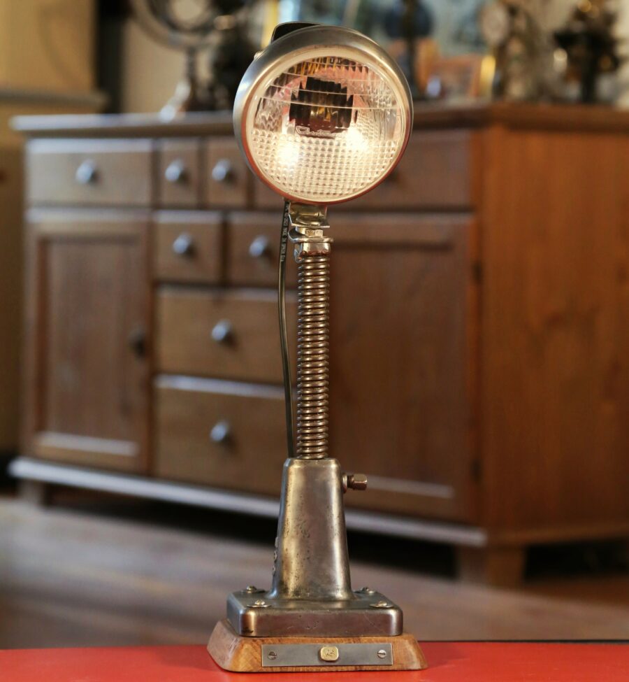 Lampe récup artisanale phare auto vintage