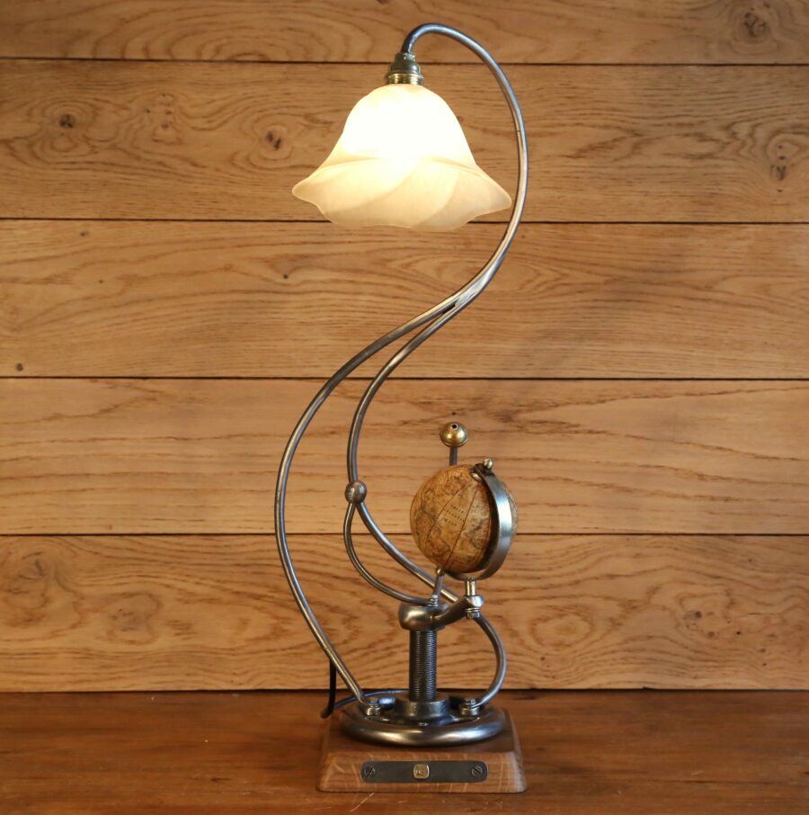 Lampe artisanale globe terrestre – Image 3