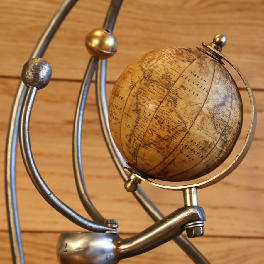 Lampe artisanale globe terrestre – Image 4