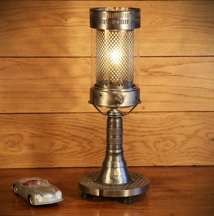 Lampe artisanale récup chauffage métal