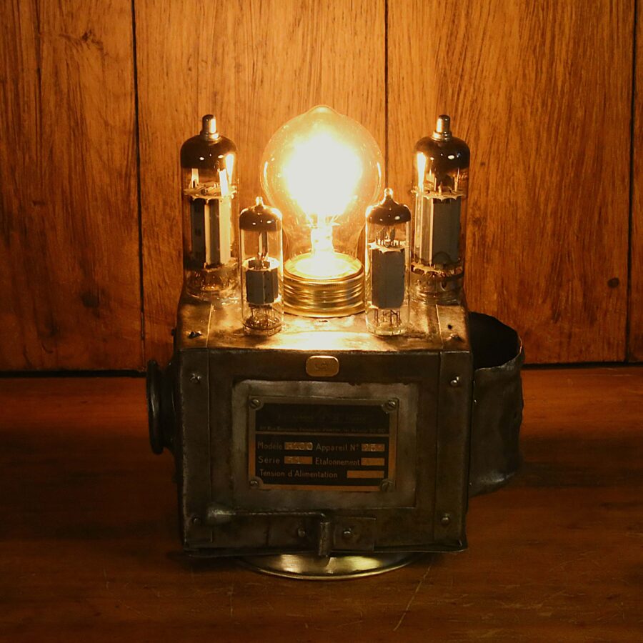 Lampe création artisanale Steampunk métal et verre