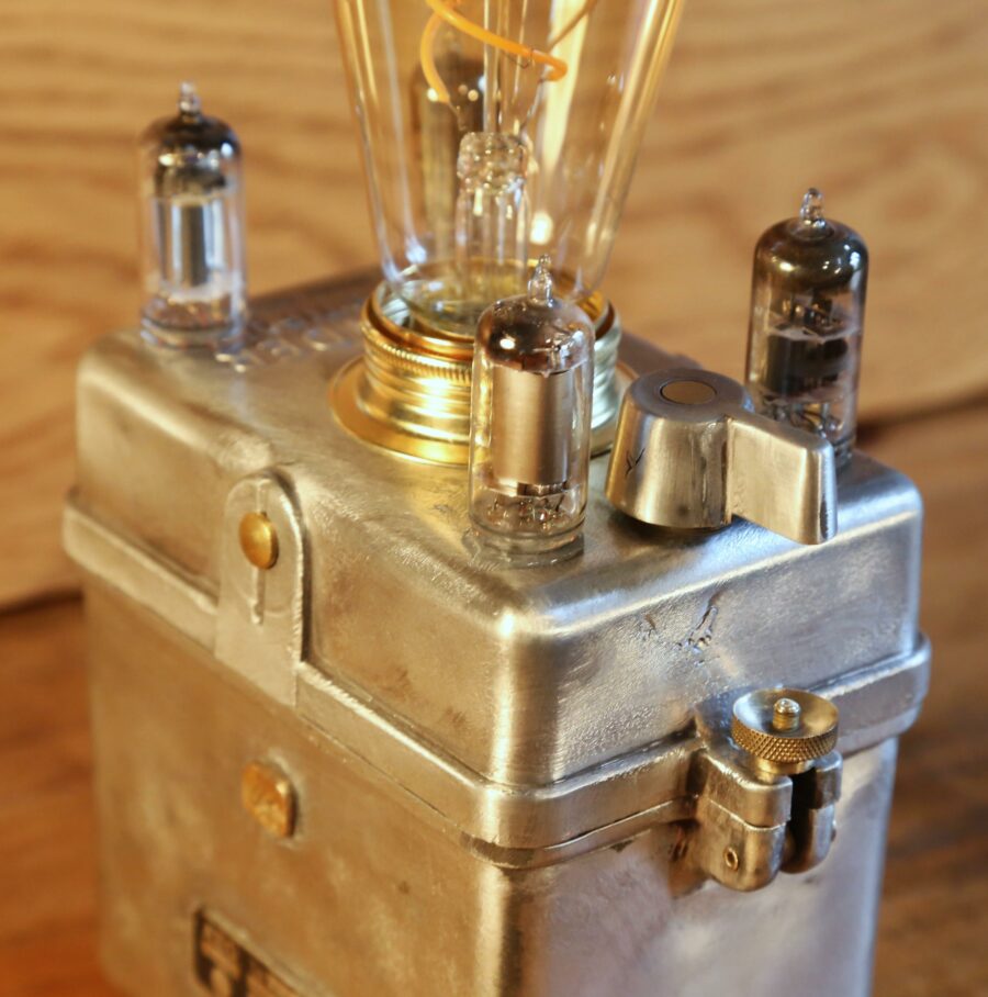 Lampe création artisanale vintage en métal – Image 6
