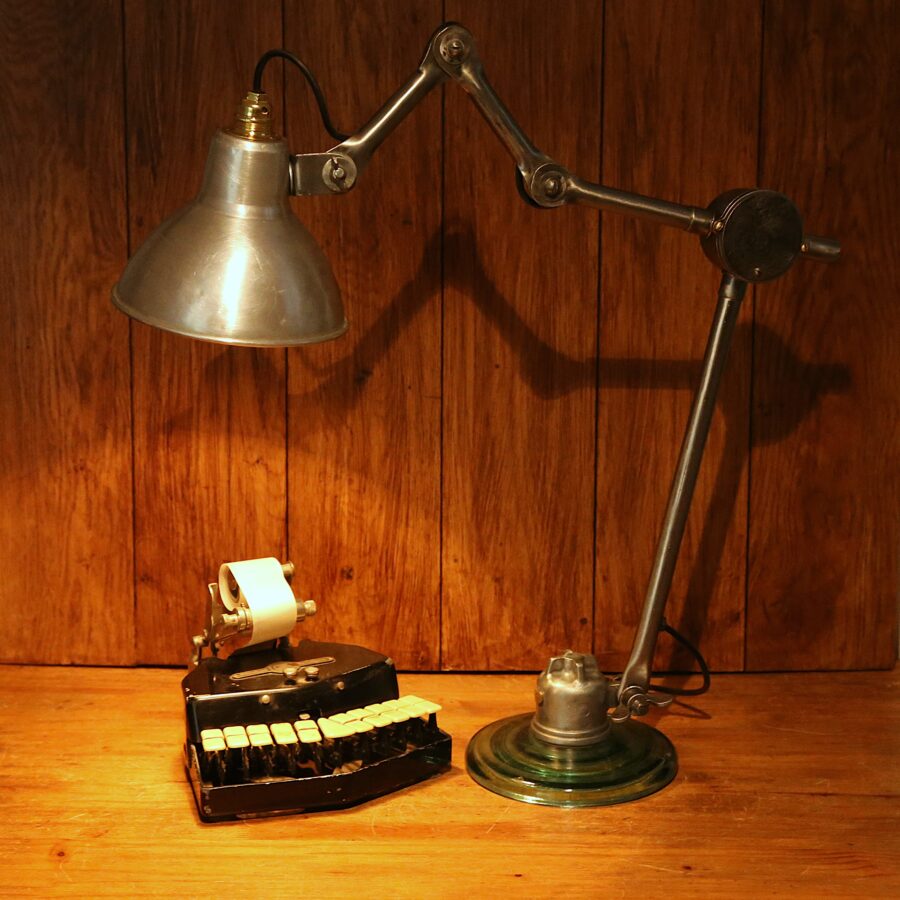 Lampe de bureau articulée style industriel
