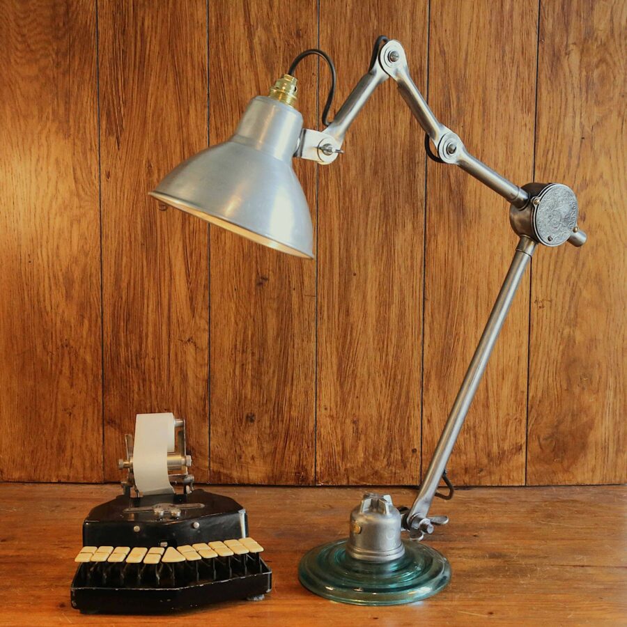 Lampe de bureau articulée style industriel