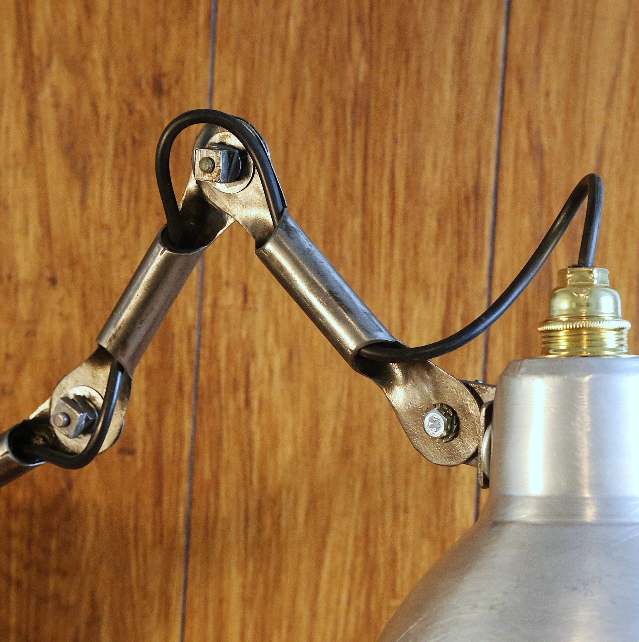 Lampe de bureau articulée style industriel – Image 7