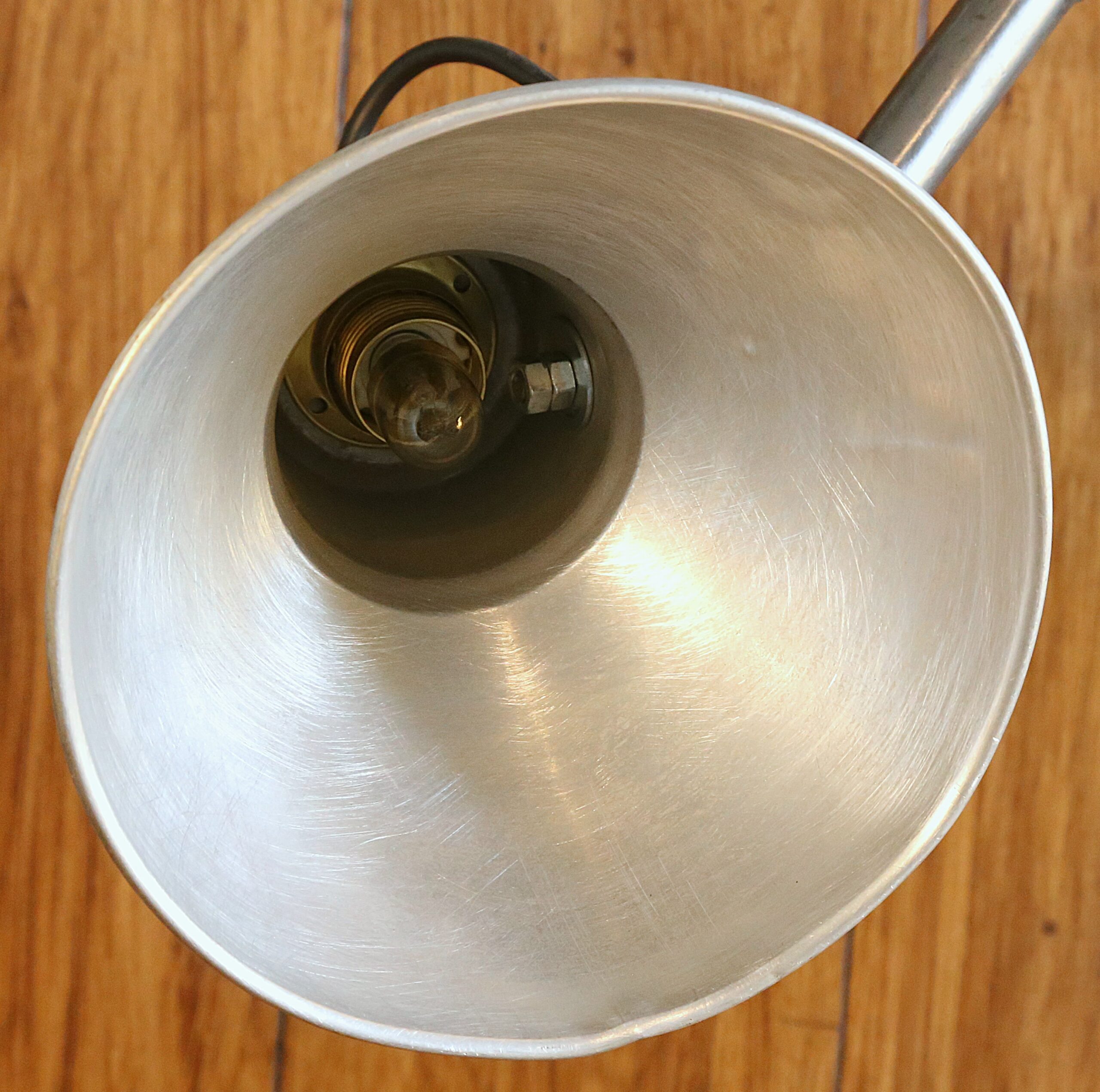 Lampe de bureau articulée style industriel – Image 12