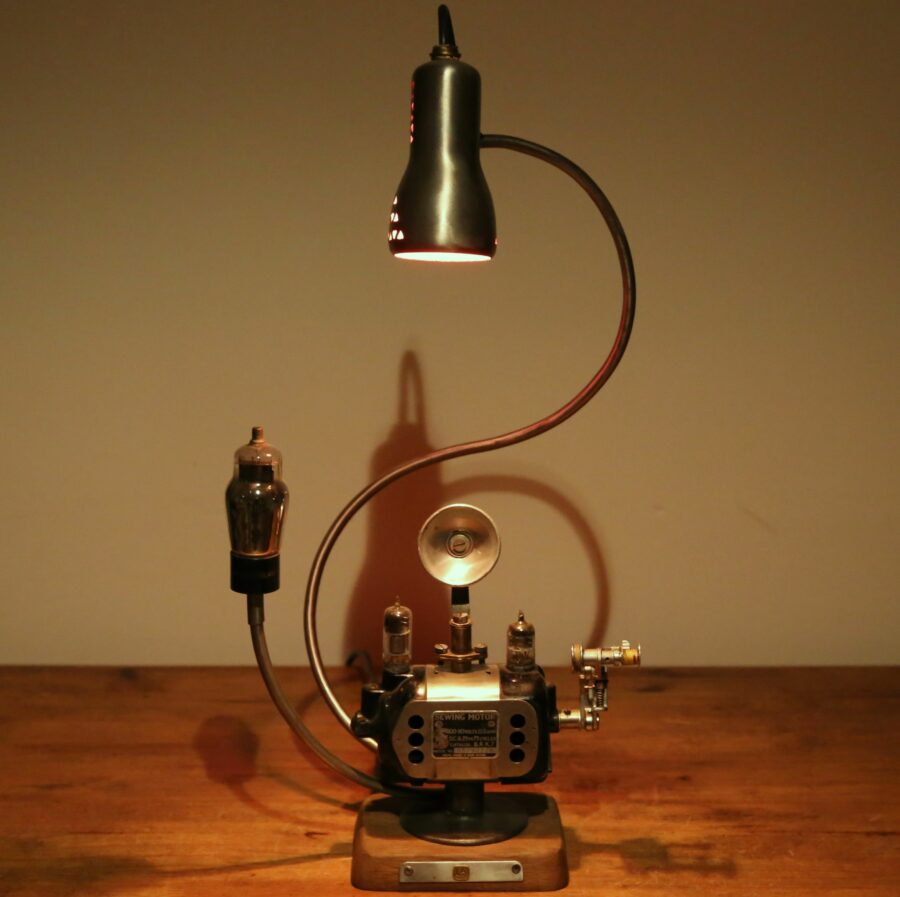 Lampe de bureau Steampunk moteur de machine à coudre Singer