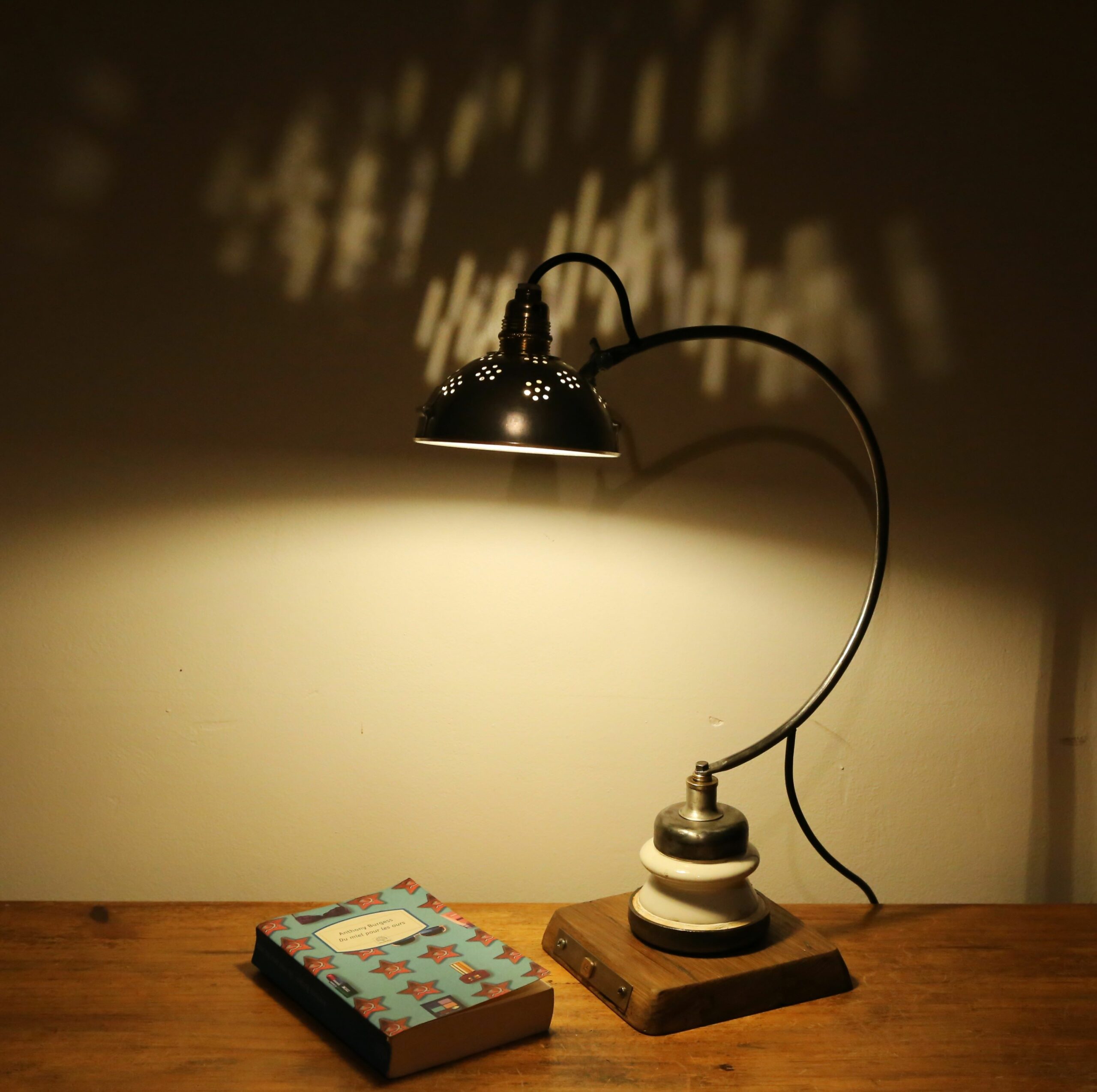 PRESENT Lampe De Chevet Mylène Farmer - Création Artisanale Serviettage, Pied Céramique Noir