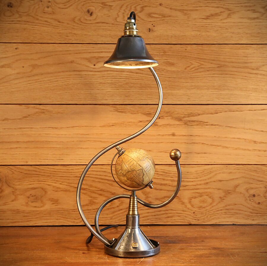 Lampe de créateur globe terrestre