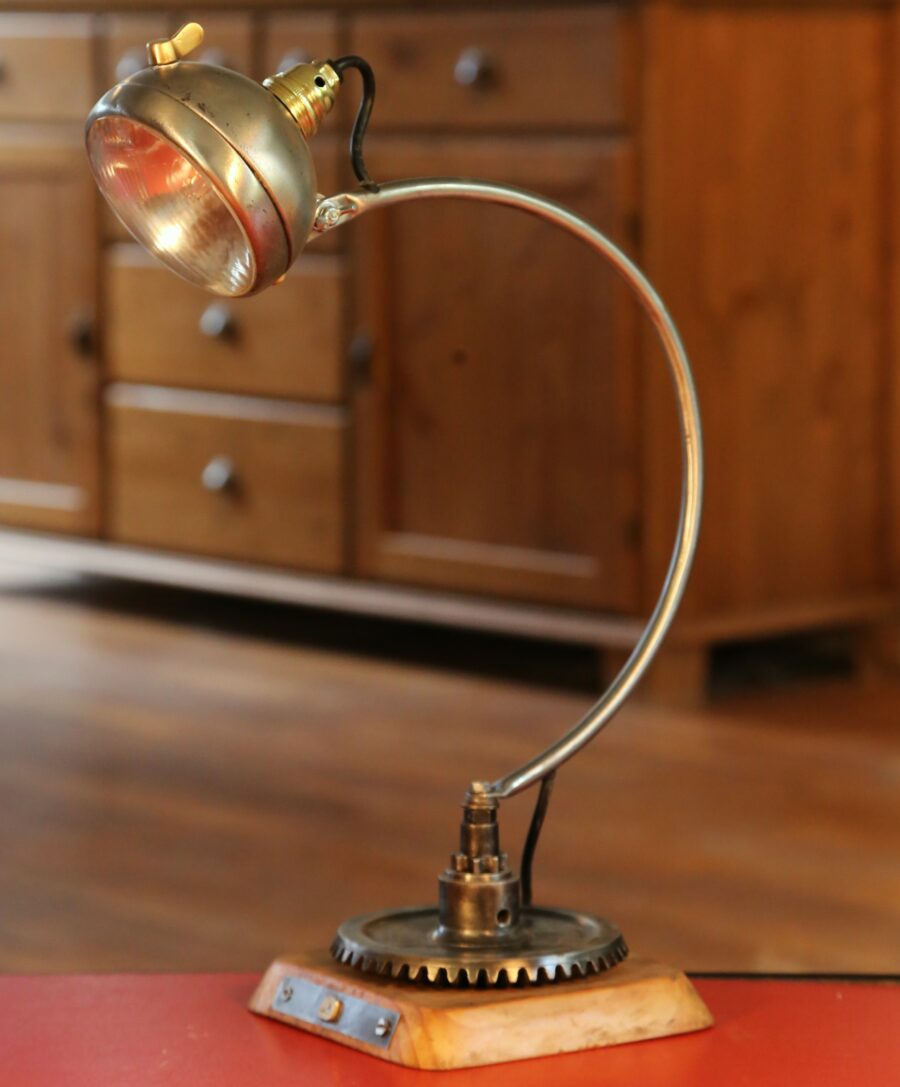 Lampe de créateur phare mobylette vintage